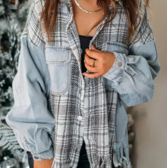 ❣️HP❣️New tweed denim fringe jacket - Picture 7 of 13